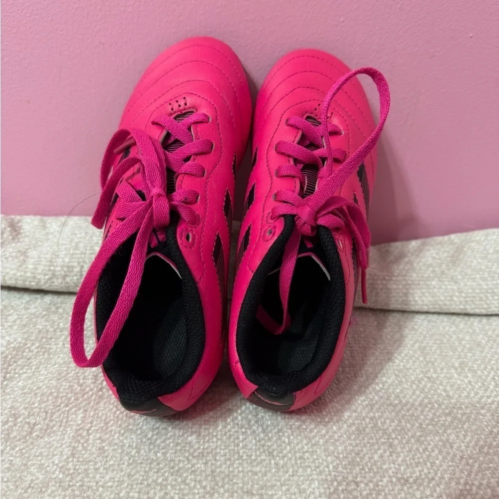 Adidas Bright Pink Soccer Shoes girl's size 1 1/2